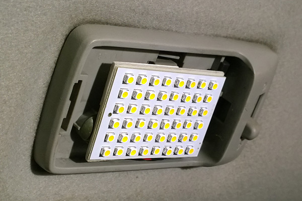 Suzuki Jimny boot light LED replacement