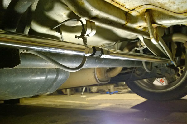 An adjustable panhard rod on an MC22S Suzuki Wagon R RR